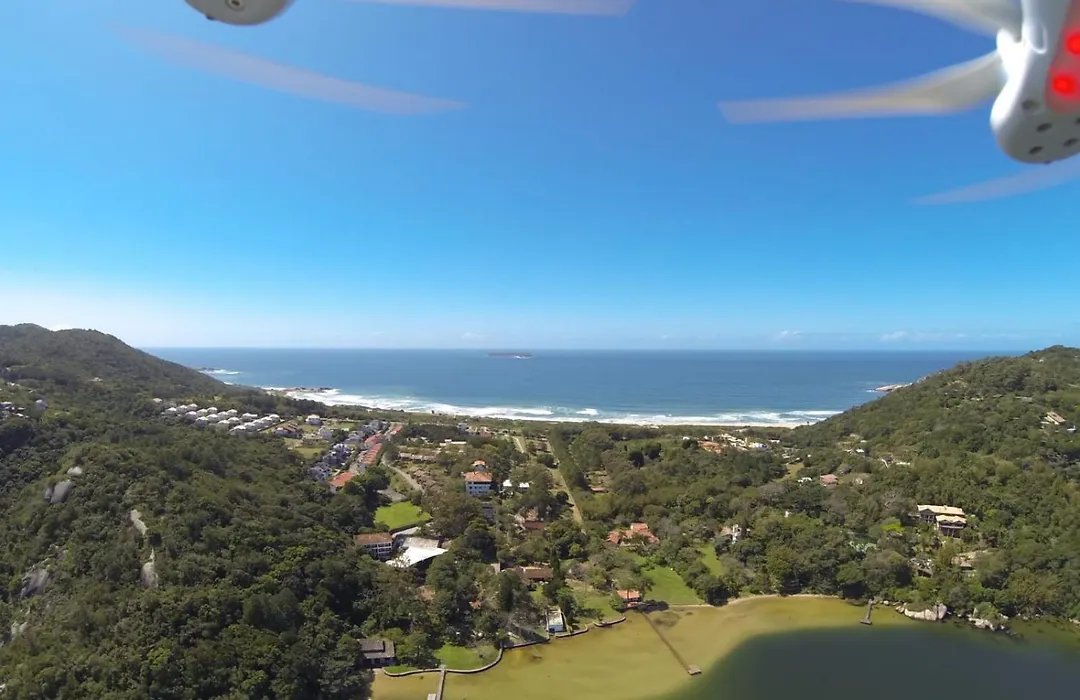 Residencial Cabanas da Praia Mole-1